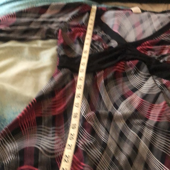 V-neck dressy top 3/4 sleeve pink, black, gray, white - Picture 8 of 9